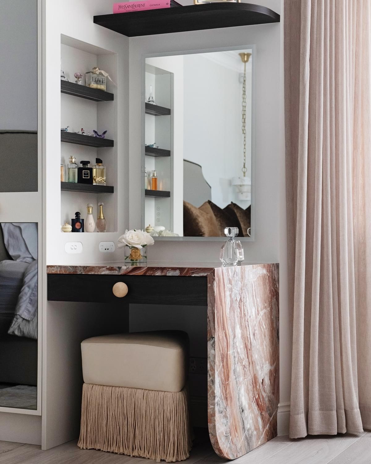 Rosso Orobico Dresser.1