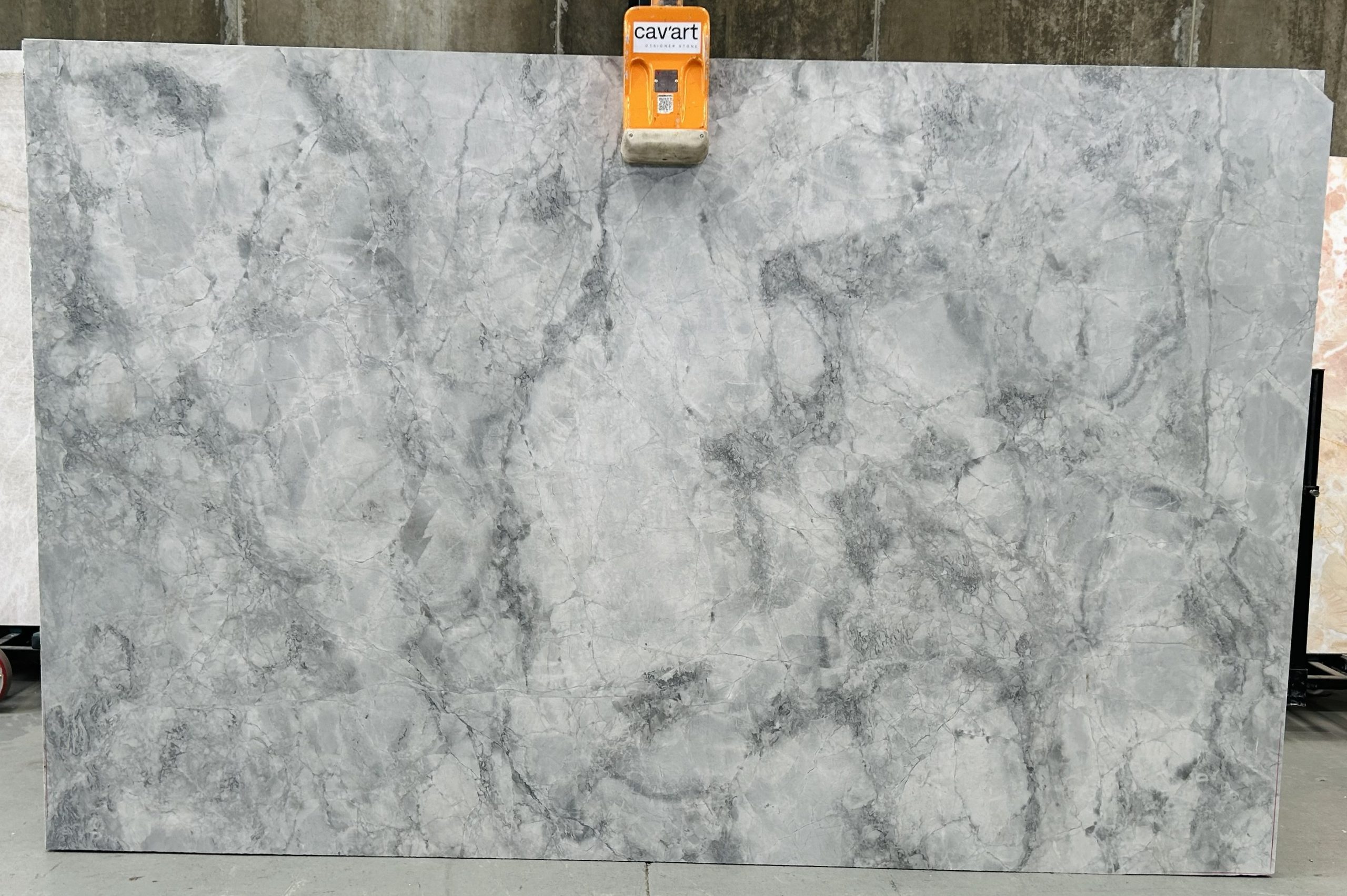 Super White honed block B95 approx size 3040 x 1930 slab 38 scaled