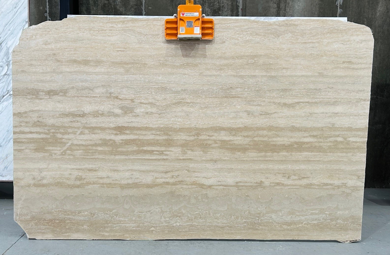 Travertine Classic Light 20mm honed.slab 46