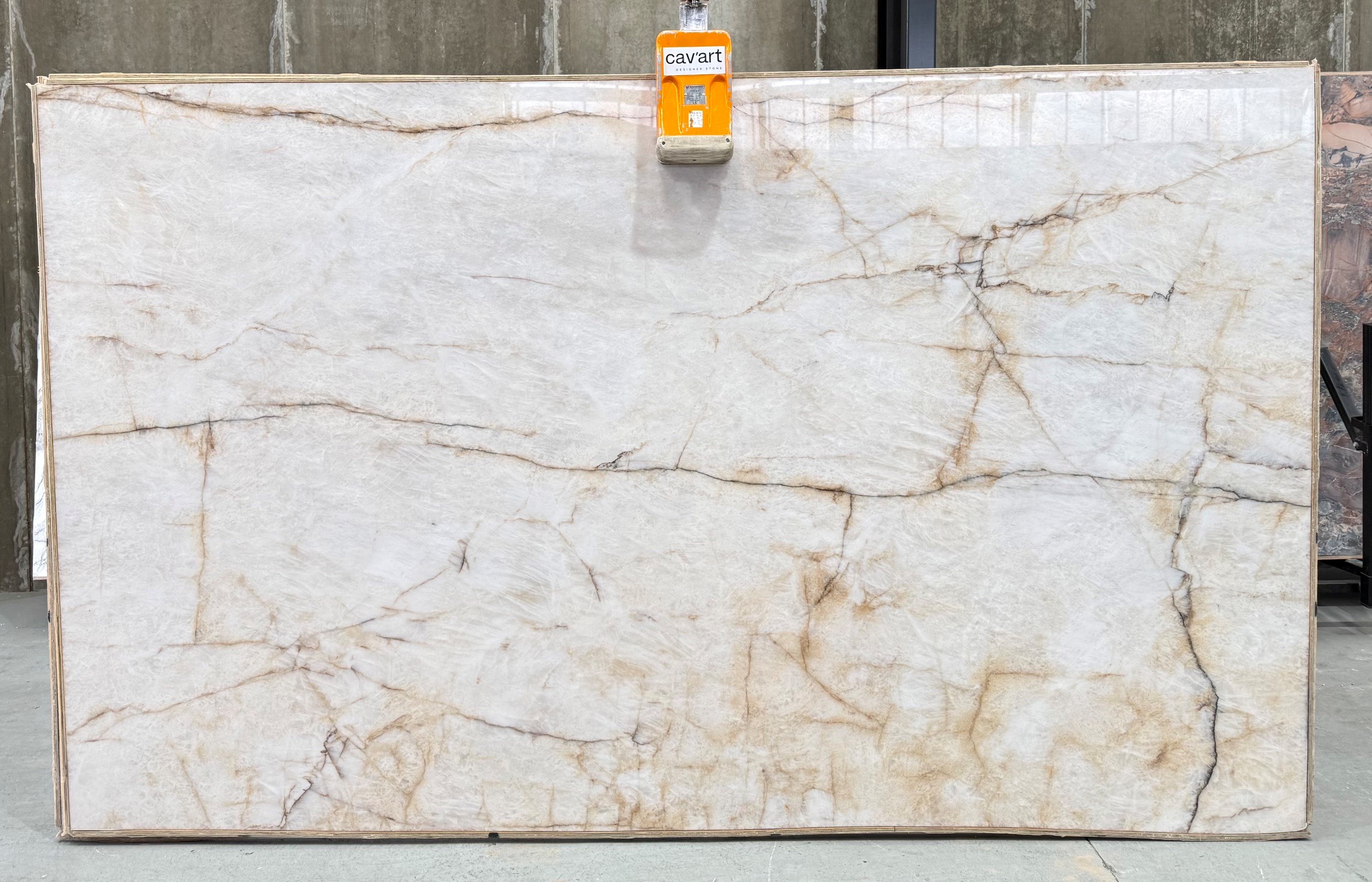Perla Cristallo 20mm polished 3300x2000mm.slab 11