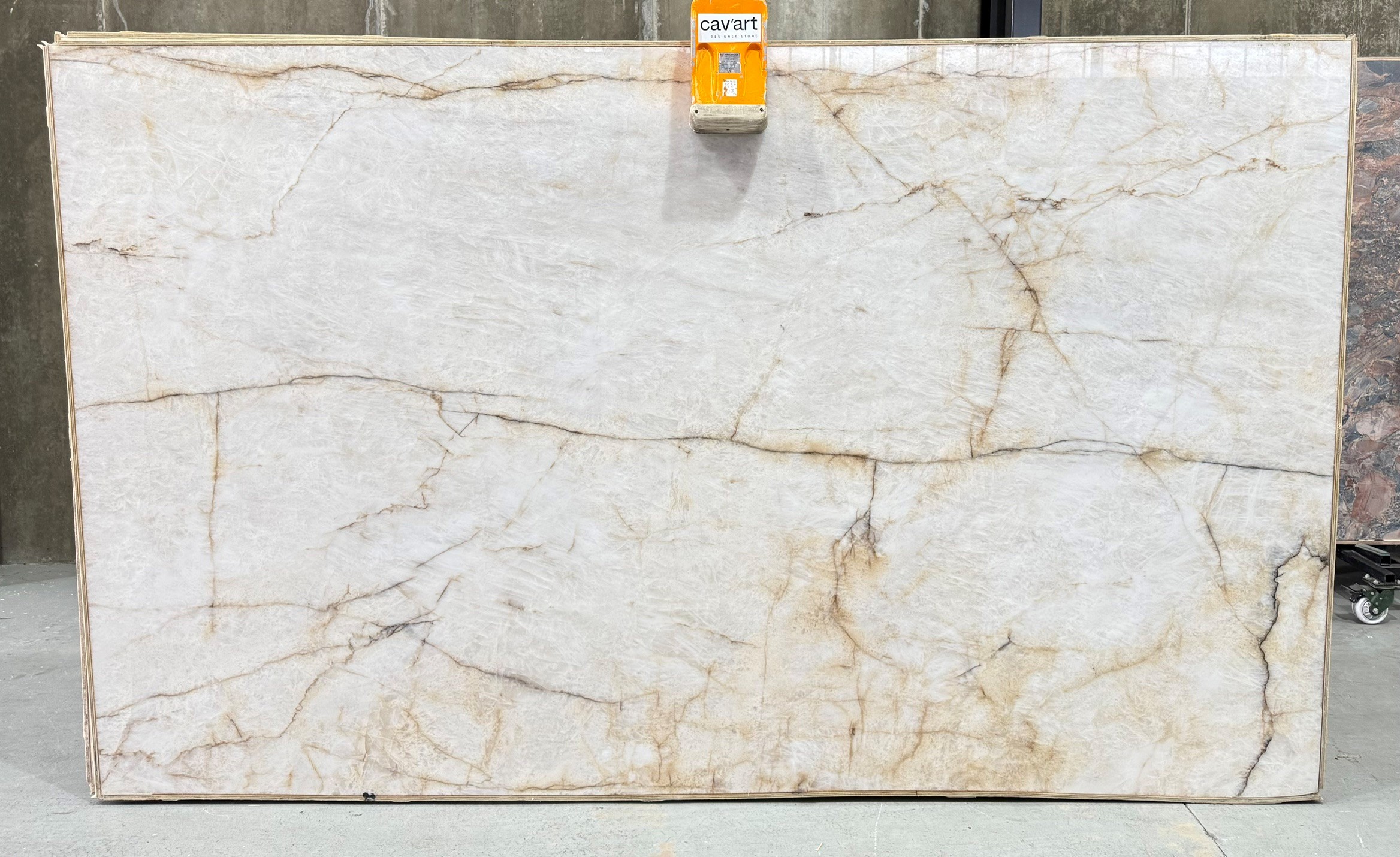 Perla Cristallo 20mm polished 3300x2000mm.slab 13