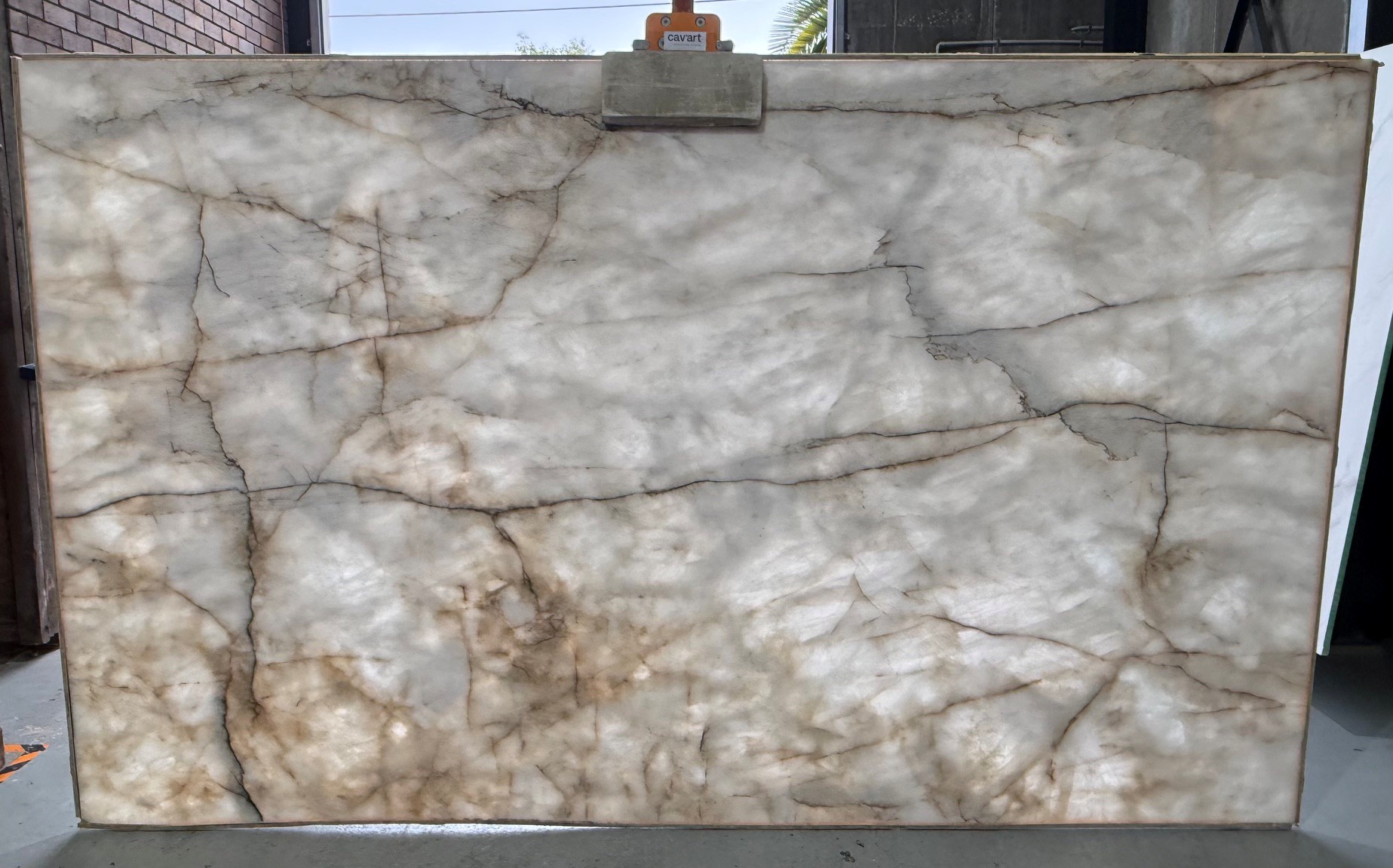 Perla Cristallo 20mm polished 3300x2000mm.slab 8 back lit